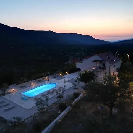 Brig Villa