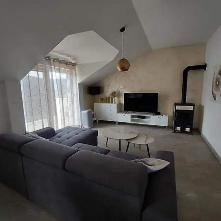 Brig Villa